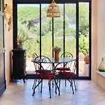 Nyaraló Maison De Proche De La Bergerie Hyères